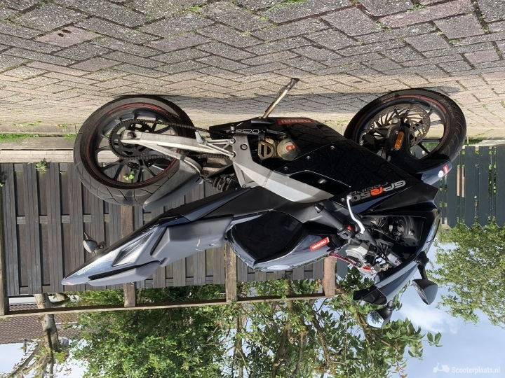 Derbi GPR 50 zwart