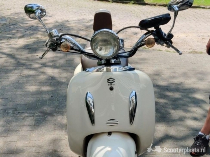 Retro scooter wit