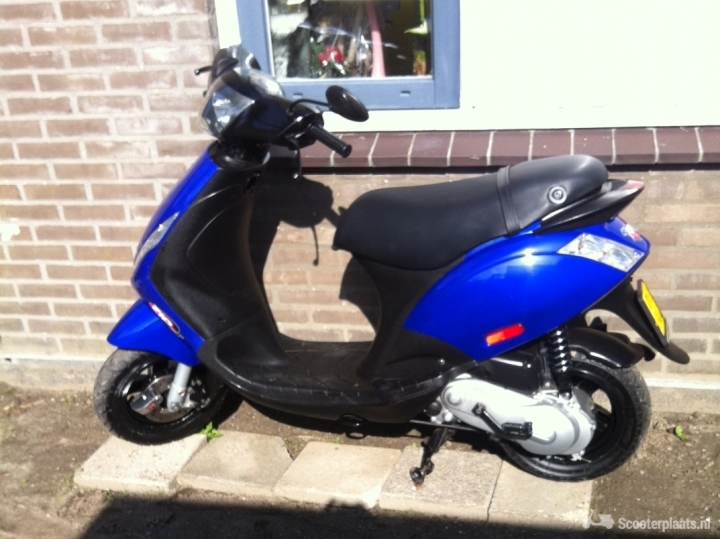 Piaggio Zip blauw