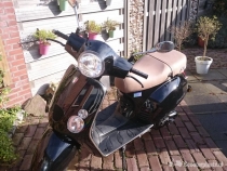 Retro scooter zwart