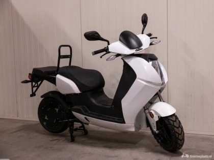 Nieuwe Vmoto Emax
