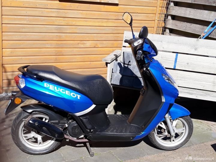 Mooie kisbee met nieuw blok - Scooterplaats