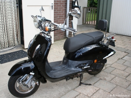 Retro scooter zwart