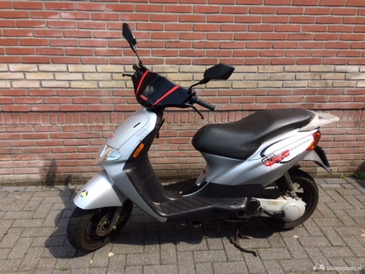 Derbi atlantis scooter - Scooterplaats