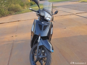 Kymco People S zwart