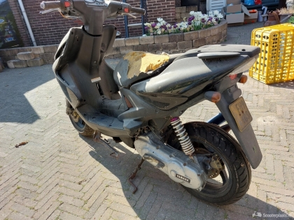 Yamaha Aerox zwart