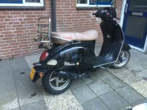 Te koop vespa look a like baotian classico