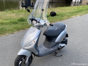 Piaggio Zip grijs