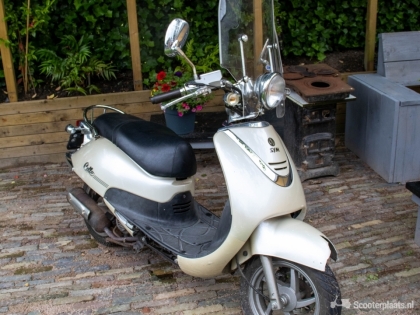 Leuke bromscooter, tegen elk aannemelijk bod