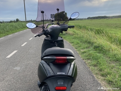 Piaggio Zip zwart