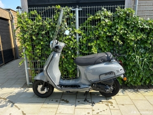 AGM VX50 Nardo Grey scooter in hele goede staat