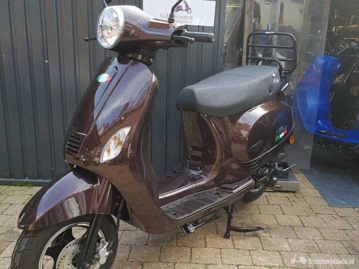 Iva lux 50 | Nieuw | Rijklaar ! - Scooterplaats