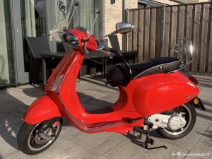 Vespa Sprint S rood