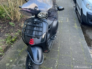 Vespa Sprint S matzwart