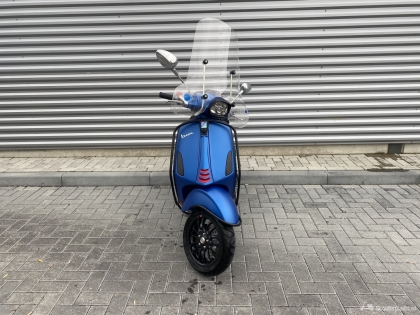 Vespa Sprint blauw