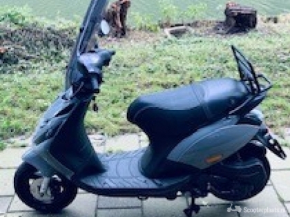 Piaggio Zip grijs