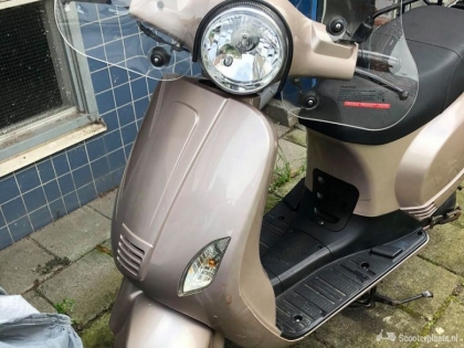BTC RIVA SCOOTER (VESPA LOOK A LIKE)