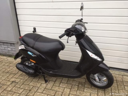 Piaggio Zip zwart