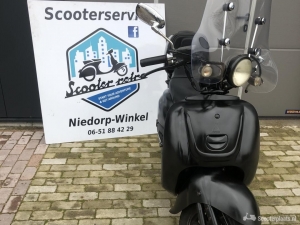 Zeer Nette Retro Scooter geel kenteken 2014