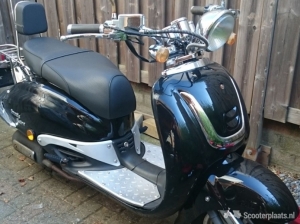 Retro scooter zwart