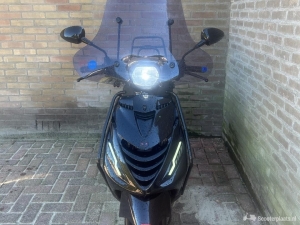 Piaggio Zip zwart