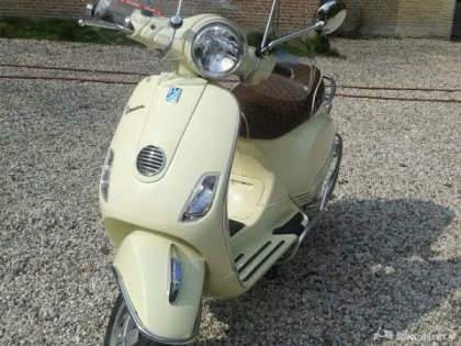 Vespa LX50 2T 2010 45 cremekleurig