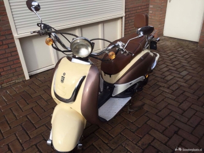 Mooie BTC Grande Retro Scooter 45km