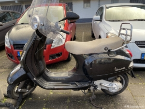 Vespa LX 50 zwart