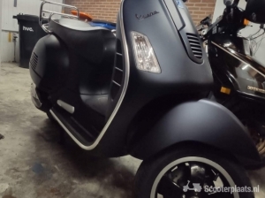 Vespa GTS Super 300 blauw