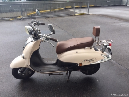Tweedehands beige Grande Retro scooter 