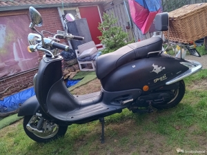 Fosti Retro Scooter