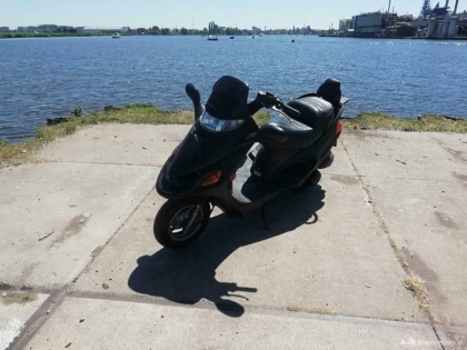 Kymco Dink zwart