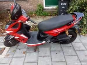 Kymco Super8 rood