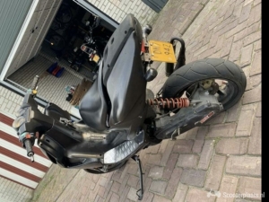 Yamaha Aerox zwart