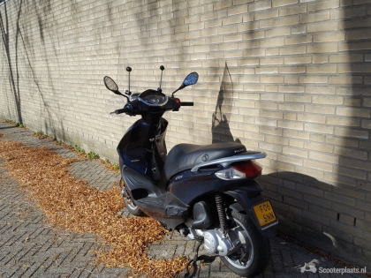 Piaggio Fly blauw