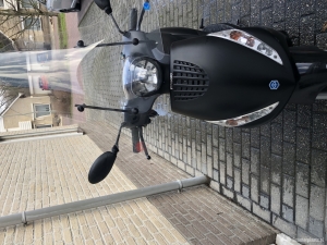 Piaggio Zip zwart