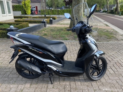 sym symfonie  3983 km  in nieuw staat 