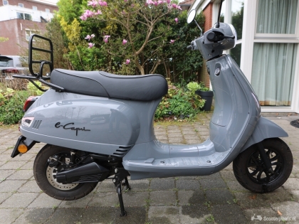 Santini e Capri met twee accu's