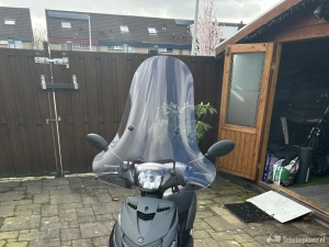 Piaggio Zip matzwart