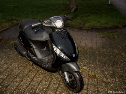 zip 45 km scooter zwart. Originele kappen. - Scooterplaats
