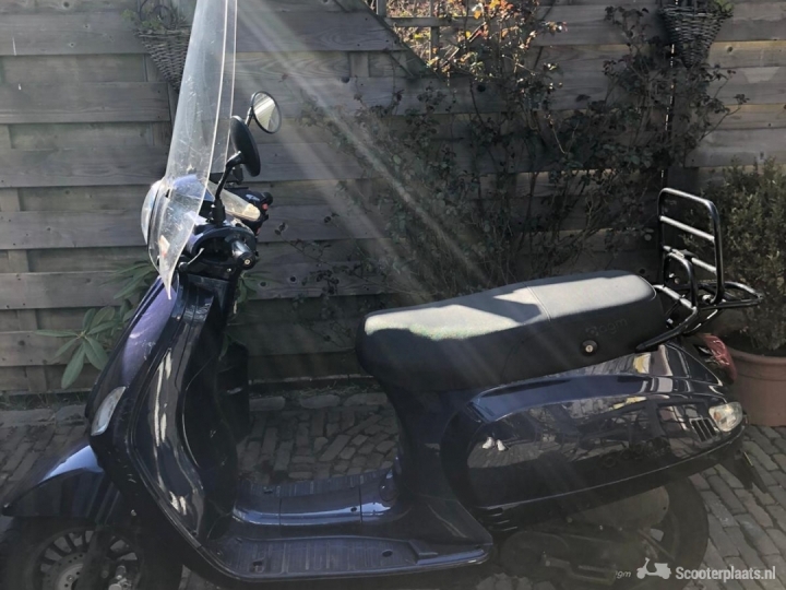 AGM VX50 blauw