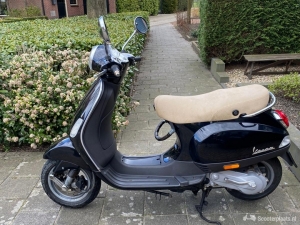 Vespa LX 50 zwart