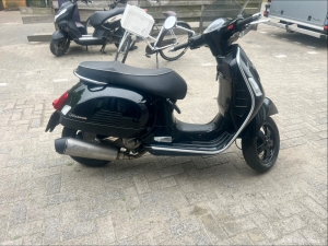 Vespa GTS Supersport 300 zwart