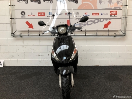 Piaggio Zip zwart