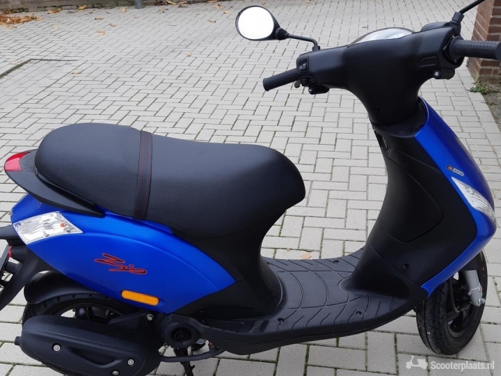 Piaggio Zip blauw