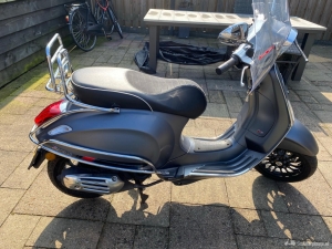 Vespa Sprint grijs