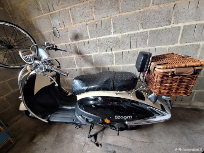 AGM Retro scooter