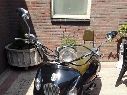 Retro scooter zwart