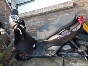 Yamaha NeoS bruin