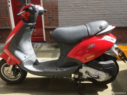 Piaggio Zip rood